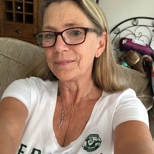 Meet your Posher, Laurie